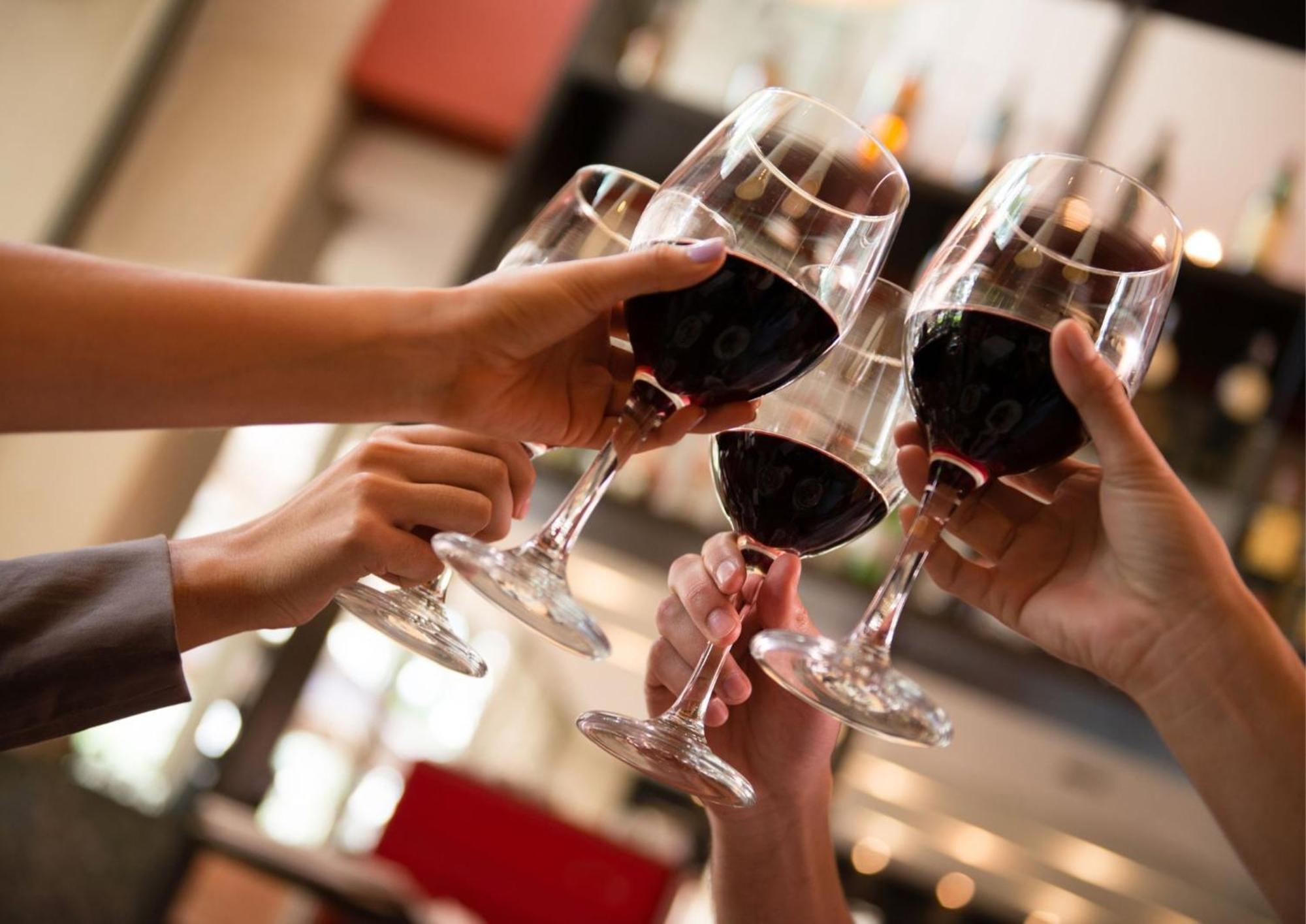 Voco Orchard Singapore By Ihg المظهر الخارجي الصورة Wine toast